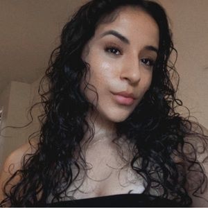 Meet your Posher, Lesly